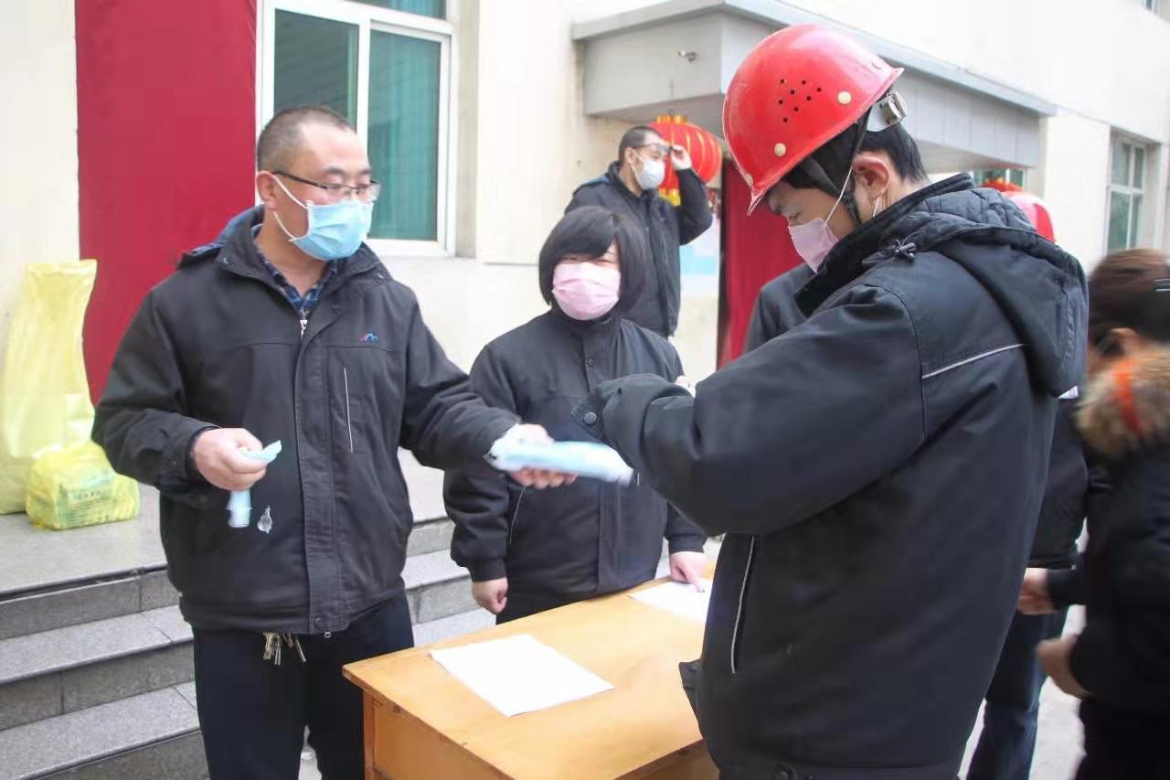 侯学明.jpg