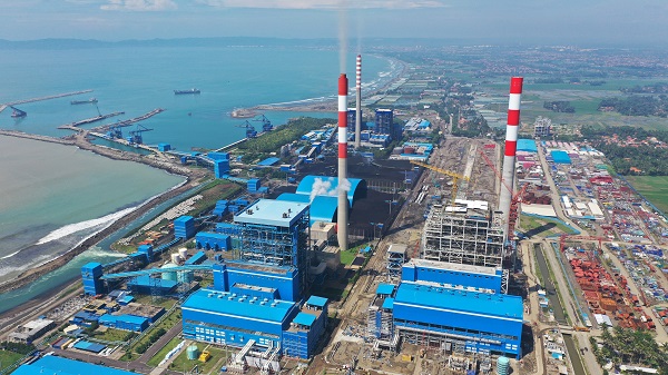 12.由中国化学工程集团承建的印尼芝拉扎三期1×1000MW燃煤电站项目，是目前中国出口到海外的蒸汽参数最高、单机发电容量最大、单位发电煤耗最低、污染物排放量最少的高效超超临界燃煤发电机组。.jpg