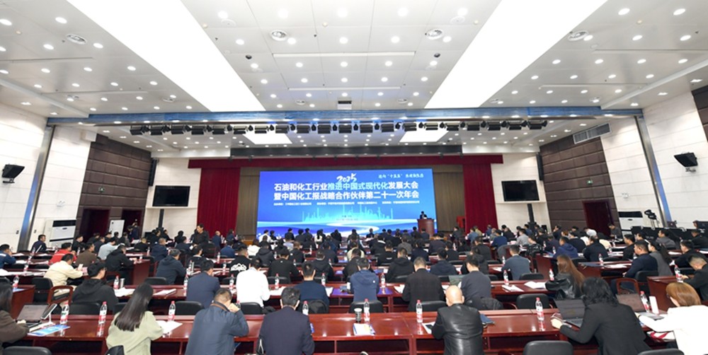 1762936357597063779.jpg 1762519492240068927.jpg