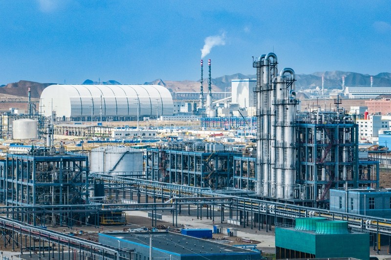 兰州新区化工园区企业生产鸟瞰图.jpg